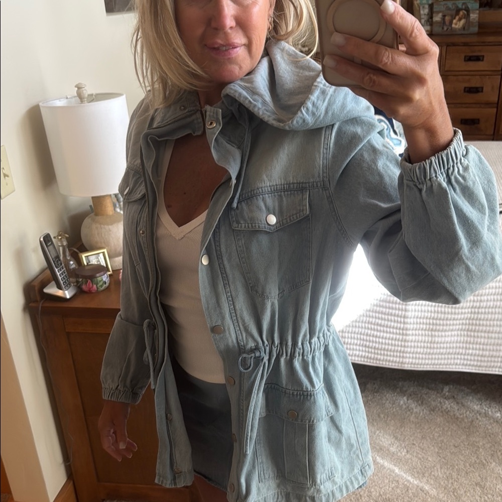 Women's Light Blue Denim Hooded Utility Jacket with Drawstring
